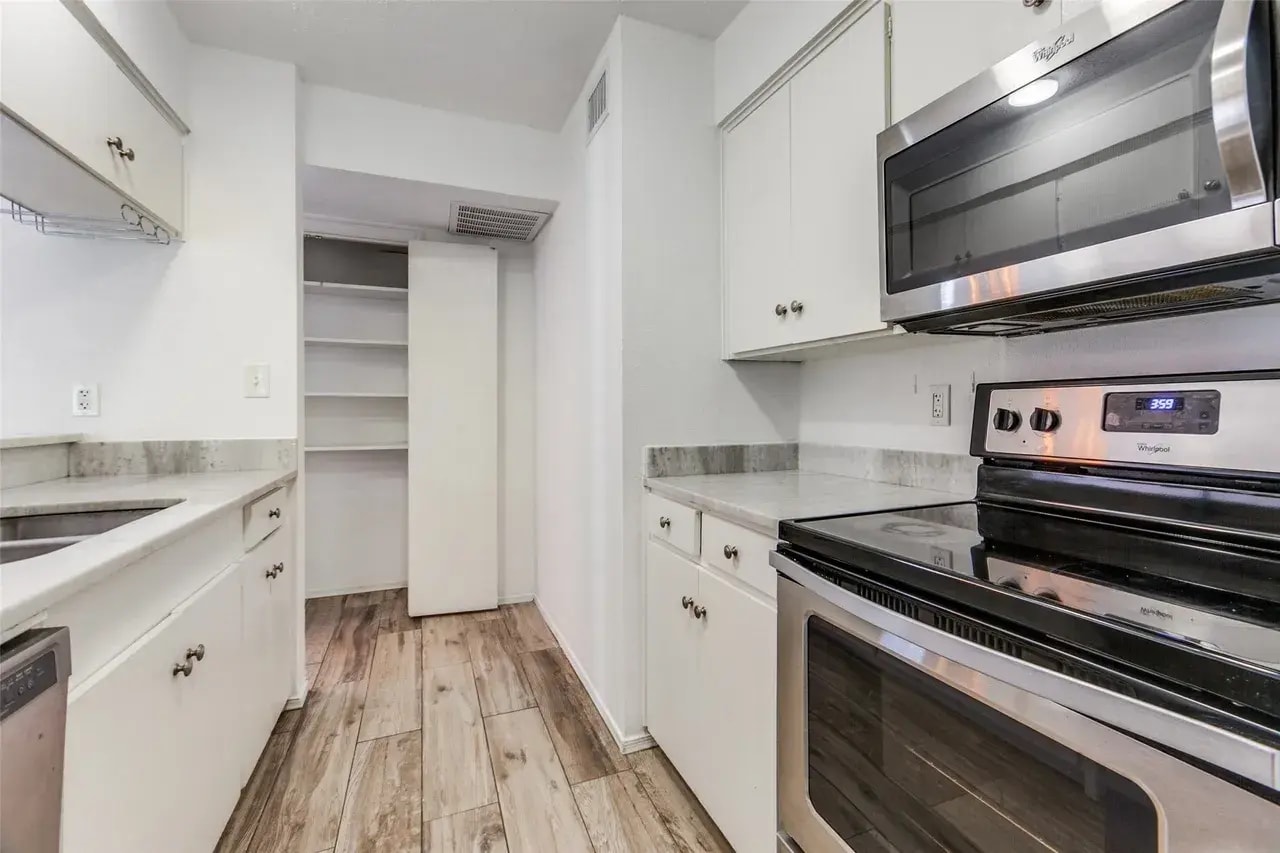 Building Photo - 5881 Preston View Blvd