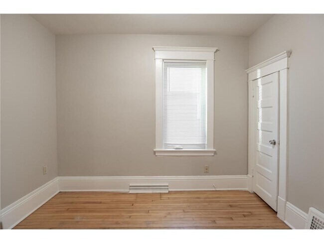 Building Photo - 4007 N Girard Ave