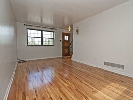 Building Photo - 2557 Allender Avenue