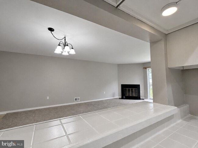 Building Photo - 17 Barberry Ct