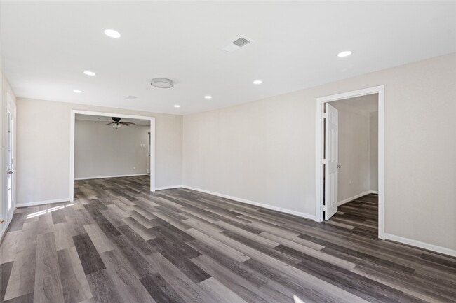 Building Photo - 10613 Chadwick St