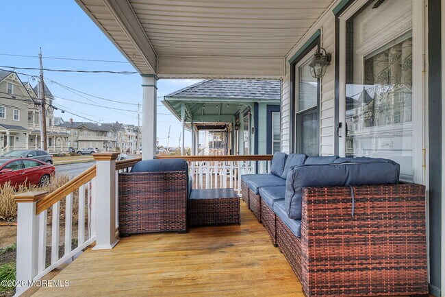 Building Photo - 26 Heck Ave