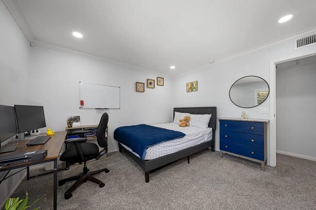 Building Photo - 12015 Alta Carmel Ct