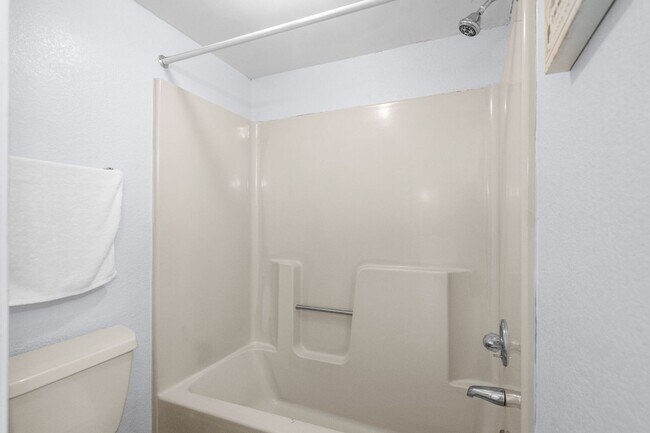 Building Photo - 2310 N Ocean Blvd