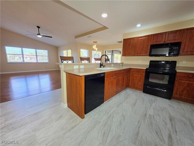 Building Photo - 1625 N Gator Cir