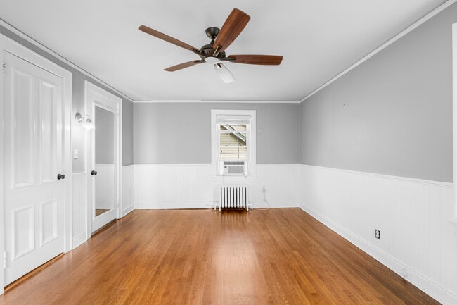 Building Photo - 467 Pelhamdale Ave