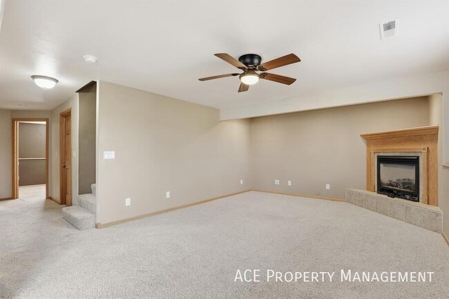 Building Photo - 6950 Manchester St