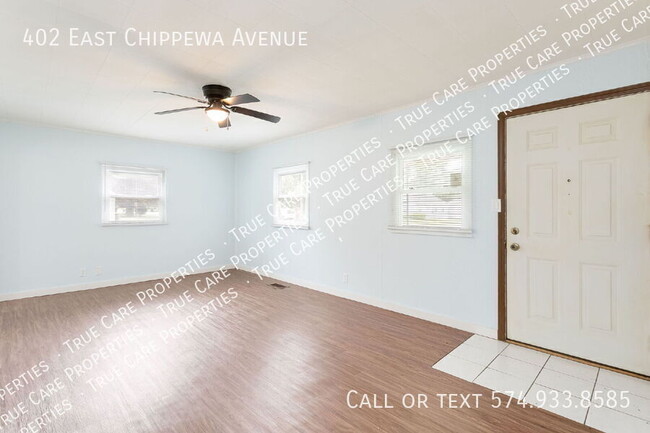 Building Photo - 402 E Chippewa Ave