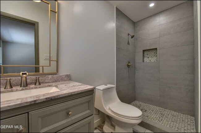 Building Photo - 3807 Waymore Dr