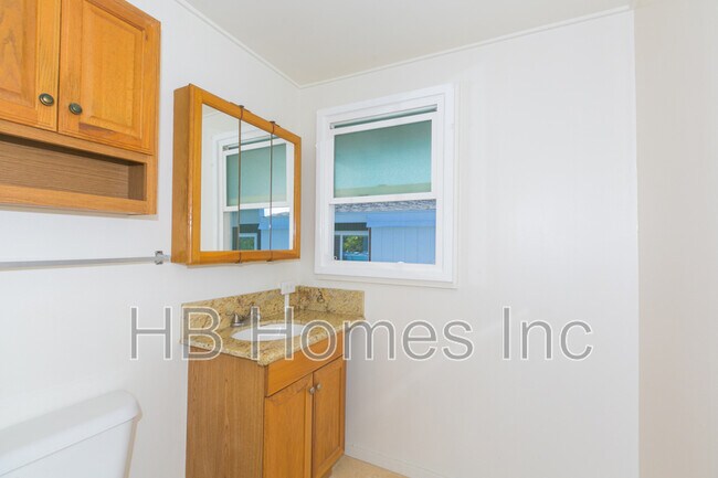 Building Photo - 828 Oneawa St