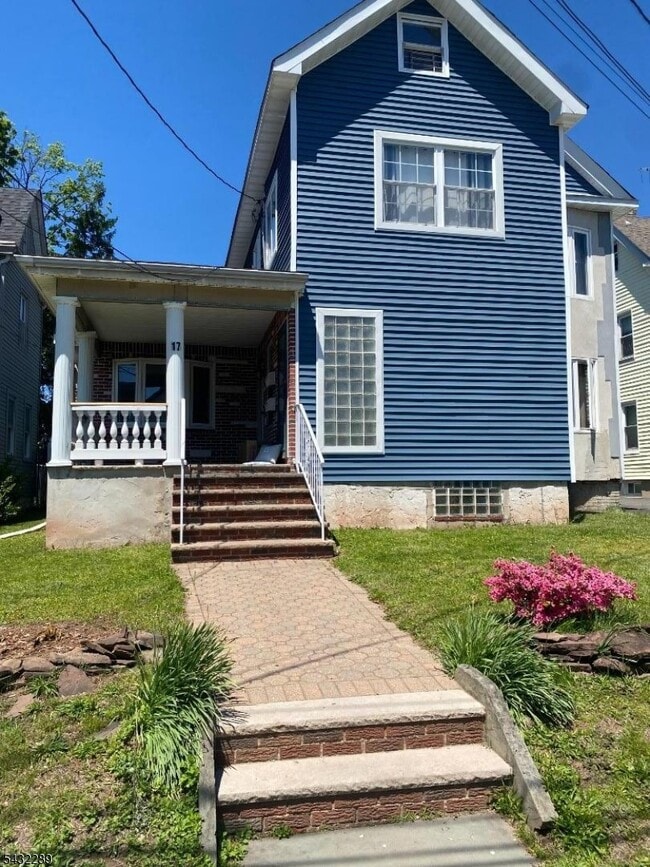 Building Photo - 17 Walnut Terrace
