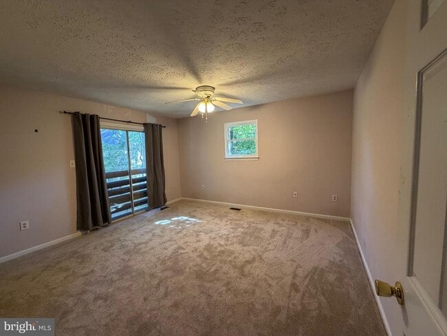 Building Photo - 184 Fargo Rd