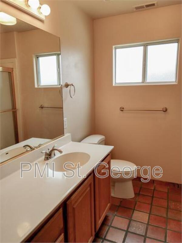 Building Photo - 1569 Tamarisk Dr