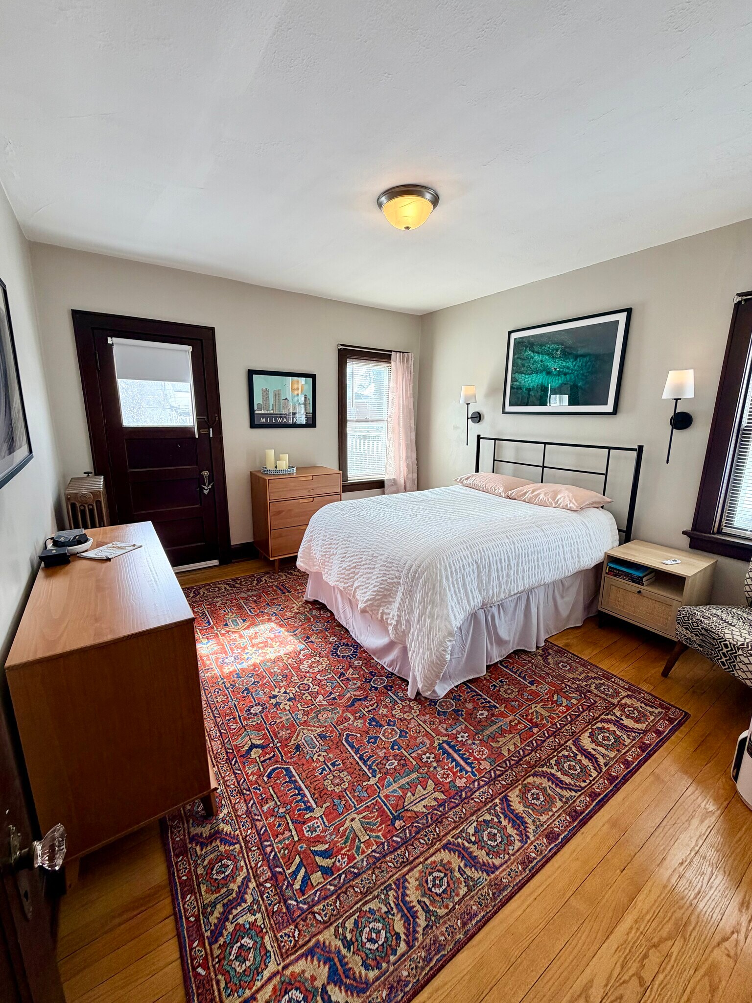 Building Photo - 1425 E Capitol Dr