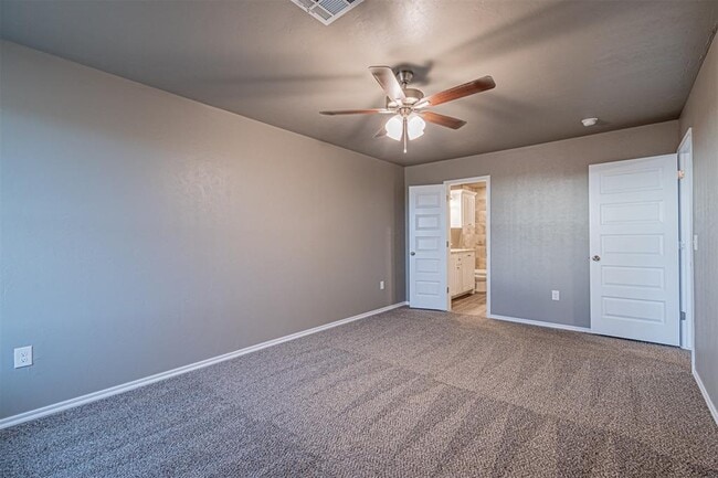 Building Photo - 1626 Highland Loop