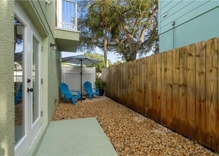 Building Photo - 557 Lusara Ct