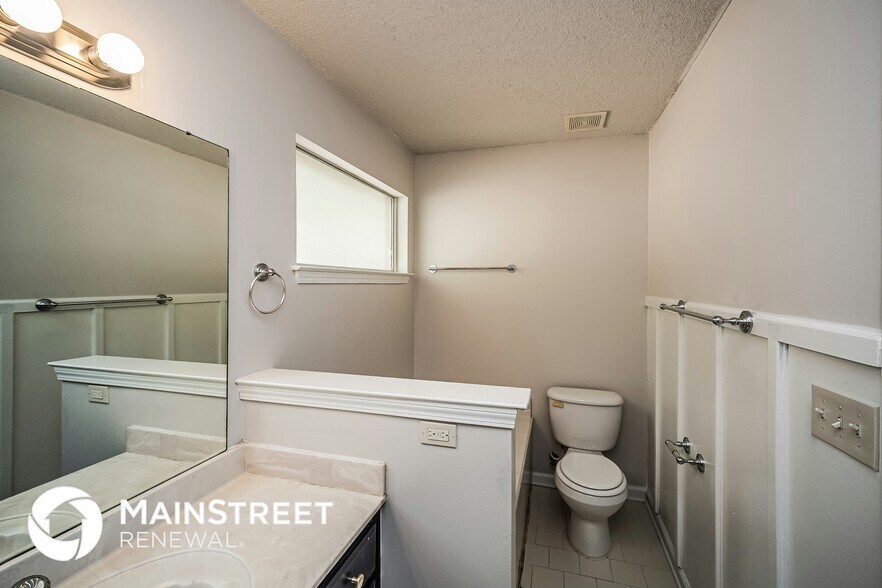 Building Photo - 9204 Lazzini Cove