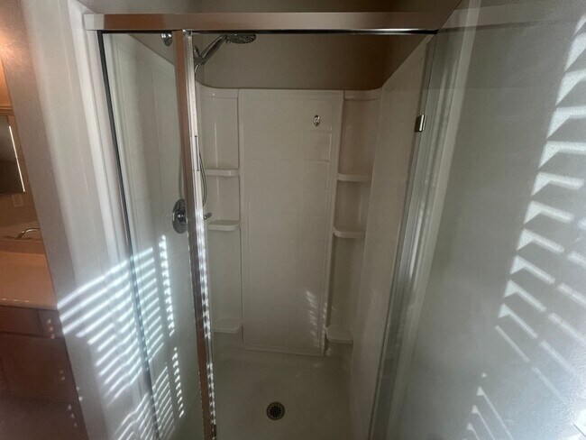 Building Photo - 3 Bedroom Townhome - Centennial Hills