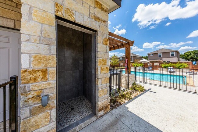 Building Photo - 1109 Warm Springs Dr