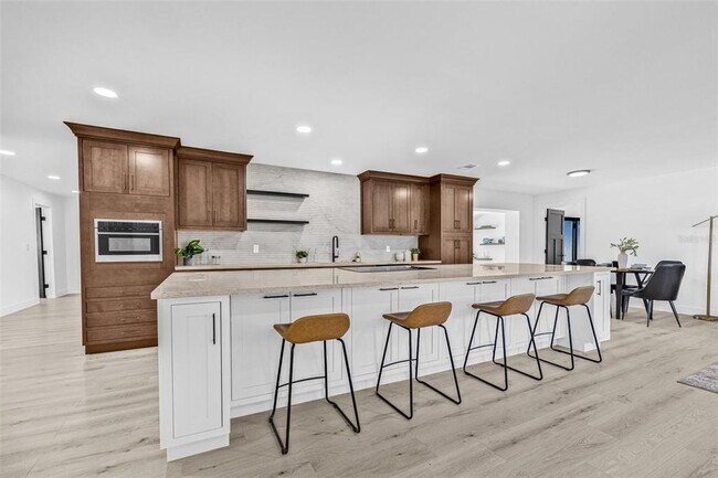 Building Photo - 4495 Clearwater Harbor Dr