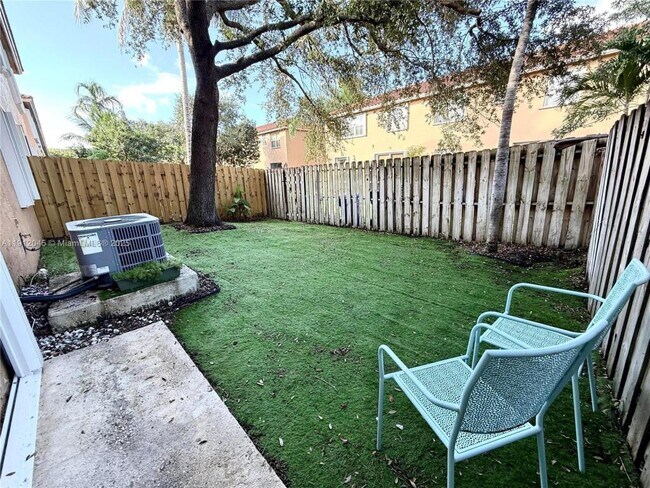 Building Photo - 922 NW 134th Ave