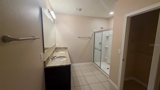 Building Photo - 3342 Landing Vw