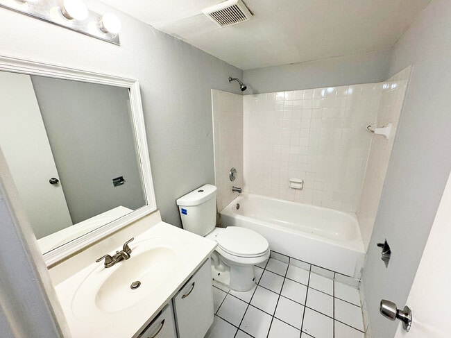 Building Photo - 4457 Treehouse Ln