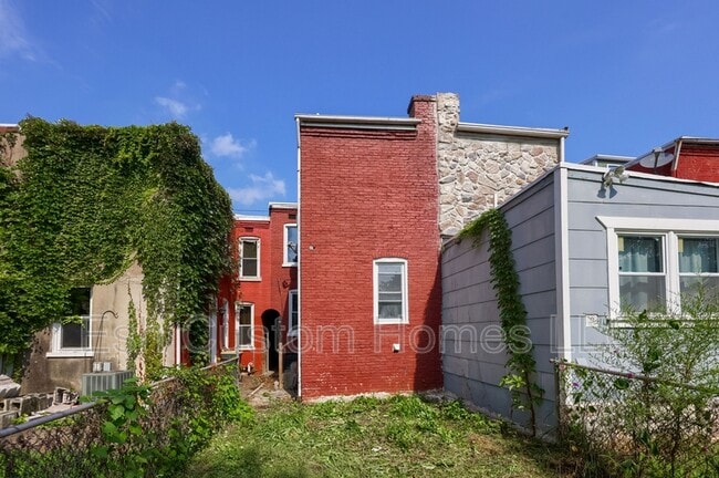 Building Photo - 464 Lafayette St