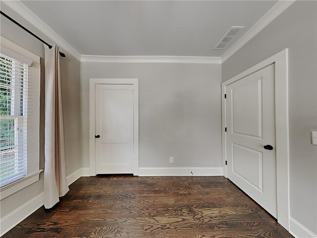 Building Photo - 40 3rd Ave SE