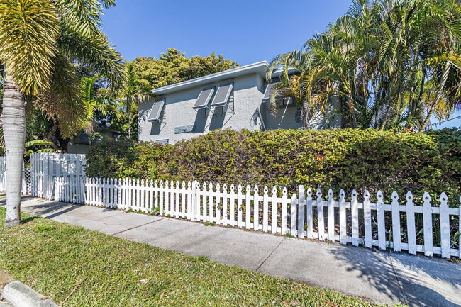 Building Photo - 4205 N Flagler Dr