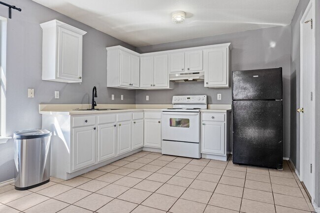 Building Photo - Charming 3-Bedroom Home Near Lackland AFB!