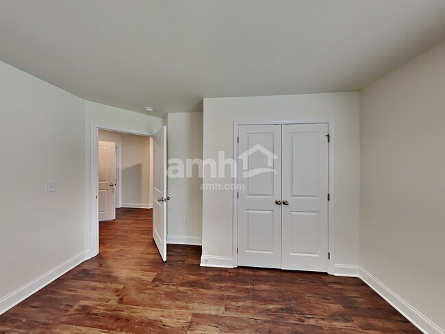 Building Photo - 824 Headland Wy