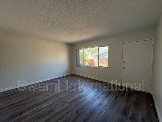 Building Photo - 21612 Berendo Ave