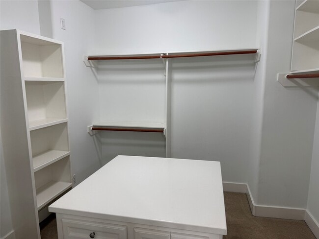 Building Photo - 332 Asbury St