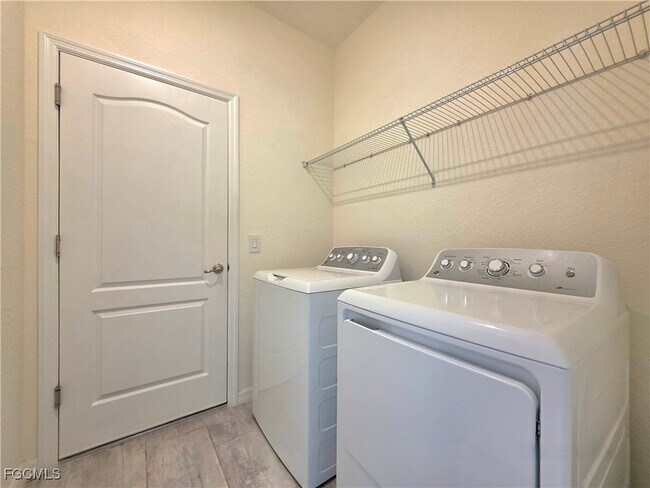 Building Photo - 11559 Shady Blossom Dr