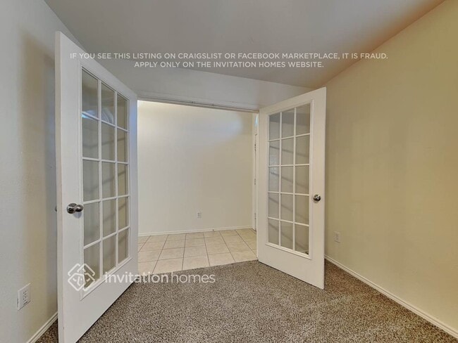 Building Photo - 905 Hidden Oaks Dr