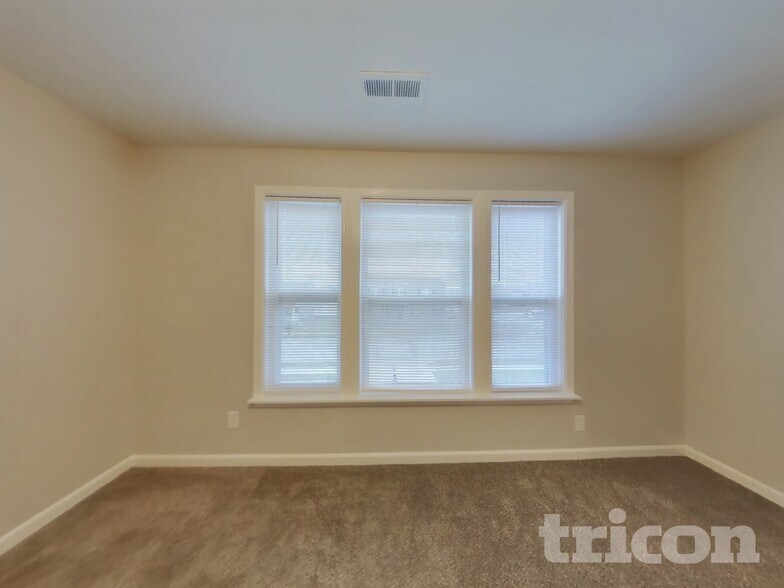 Building Photo - 3338 Deerbrook Dr
