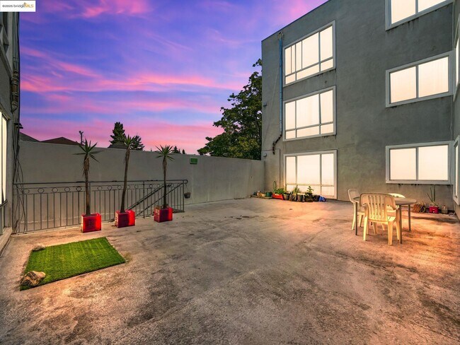 Building Photo - 1515 14th Ave