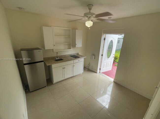 Primary Photo - 12520 W Randall Park Dr