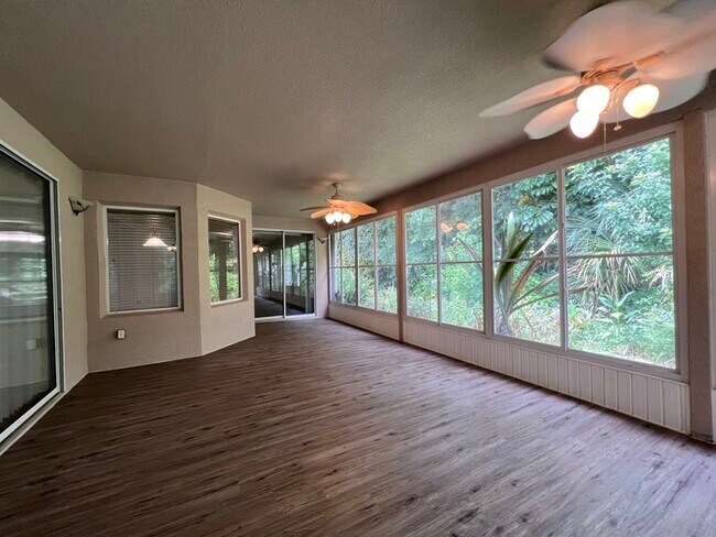 Building Photo - HUGE PRICE REDUCTION!! HOME IS READY FOR A...