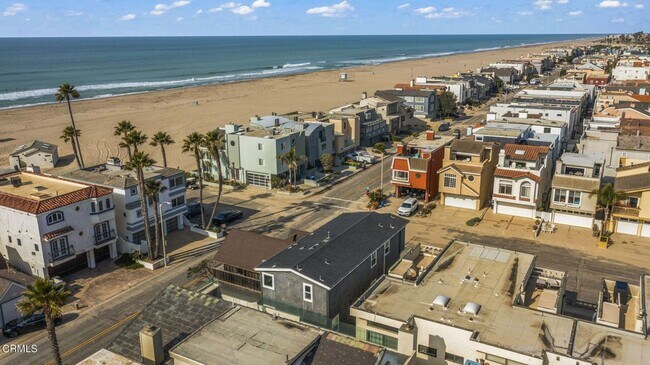 Building Photo - 104 La Brea St