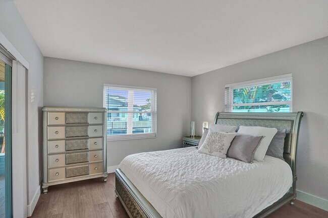 Building Photo - 620 W Palmetto Park Rd