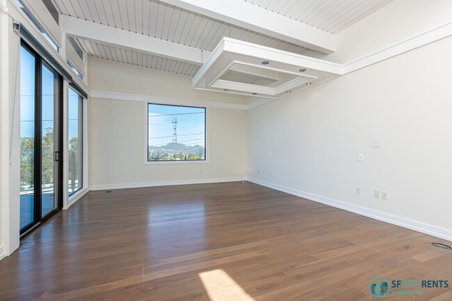 Building Photo - Sherwood Forest: Single Family Home w/ 2 C...
