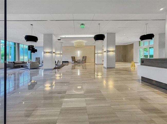 Building Photo - 100 Bayview Dr