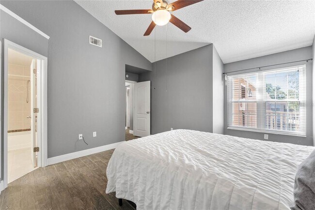 Building Photo - 660 Youngstown Pkwy