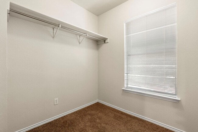 Building Photo - 10643 Marshitahs Way
