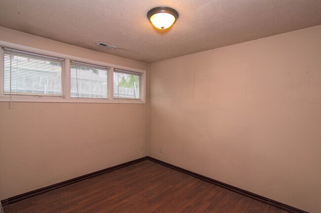 Building Photo - South Hill cute 2 Bed 1 Bath rancher with covered entertaining patio - Coming Soon 9/23