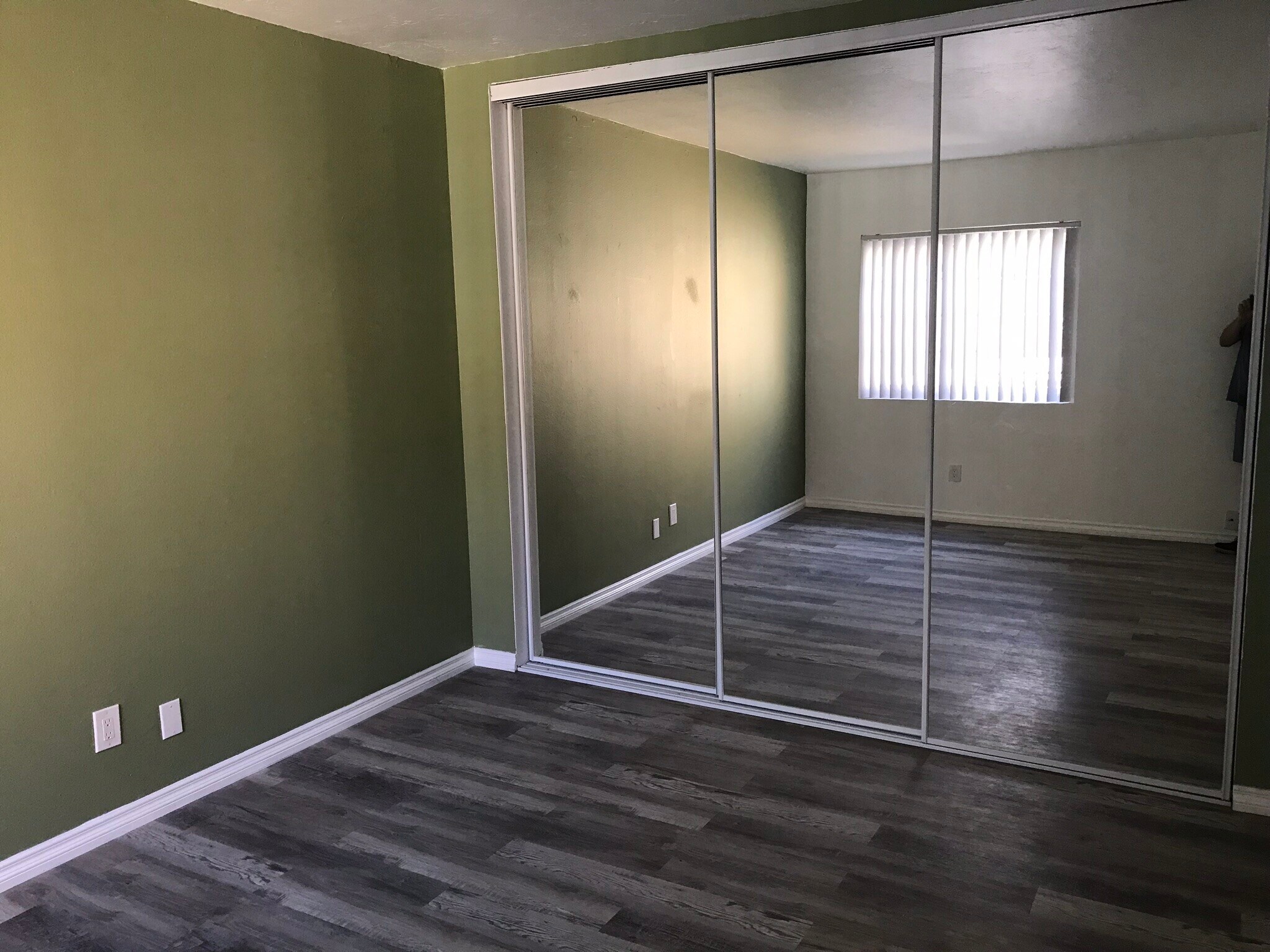 Building Photo - 5051 La Jolla Blvd