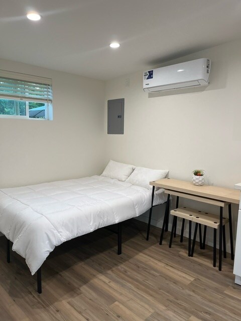 Building Photo - 2235 Patricia Ave