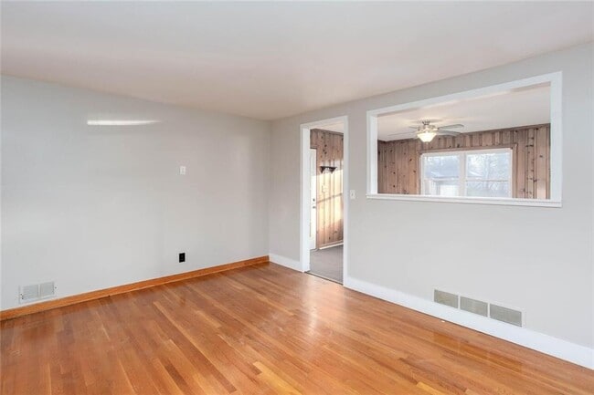 Building Photo - 2663 Hicks Rd